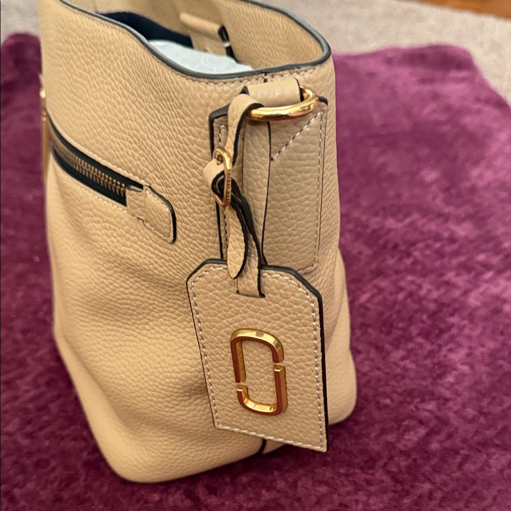 Marc Jacobs Beige Pebbled Leather Crossbody with Navy-Red Strap